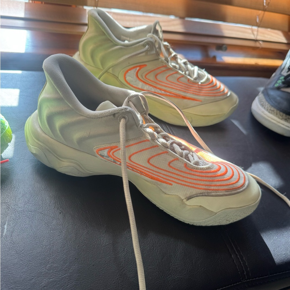 Men’s Nike Basketball Shoes size 9